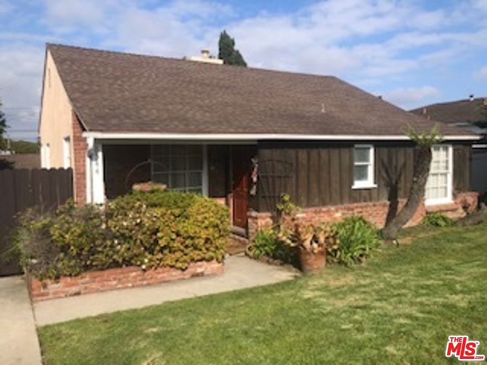 1st image of 8344 Colegio Dr