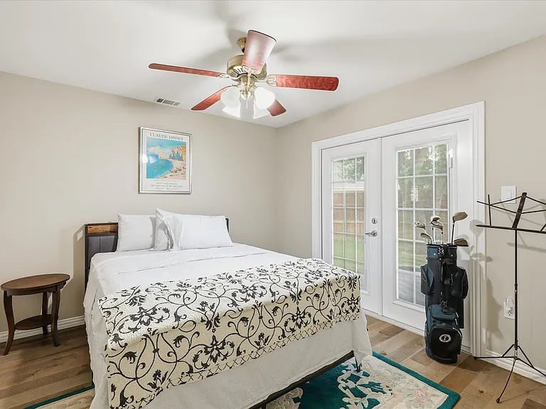 600 Raintree Cir — Photo 27