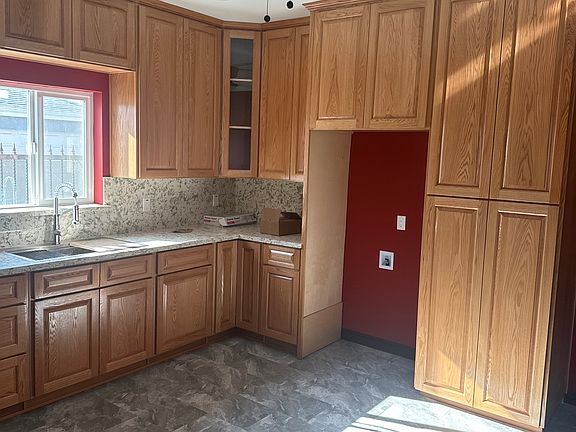 2nd image of 6331 Marconi St