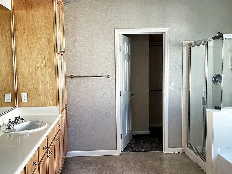 65 E Legacy Dr — Photo 10