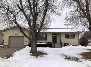 1214 E 31st St, Kearney, NE 68847