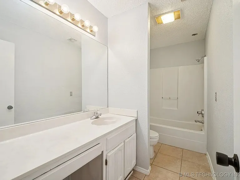 6603 S 107th East Ave — Photo 17