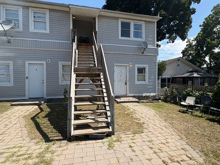 208 Main St #B — Photo 18
