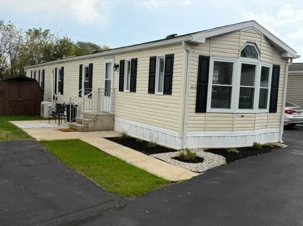 4577 Homestead Dr, Coplay, PA 18037