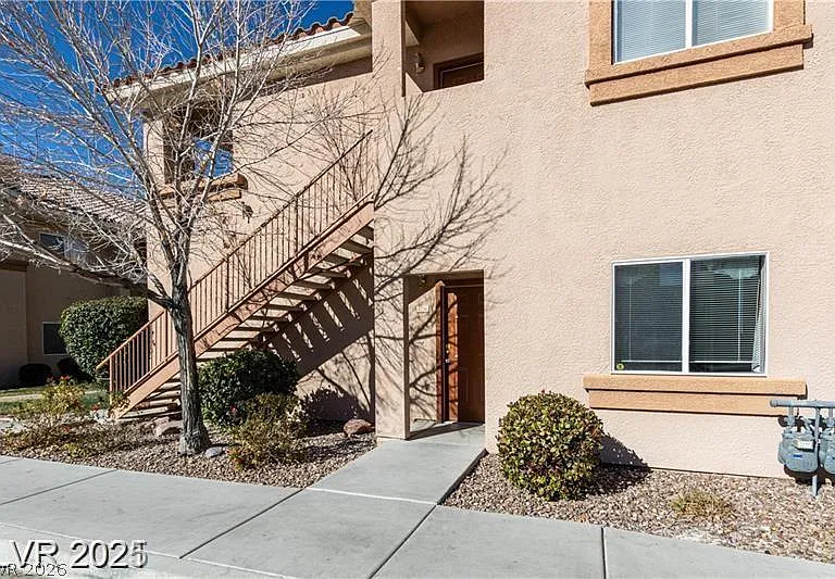 1050 E Cactus Ave #1100 — Photo 2