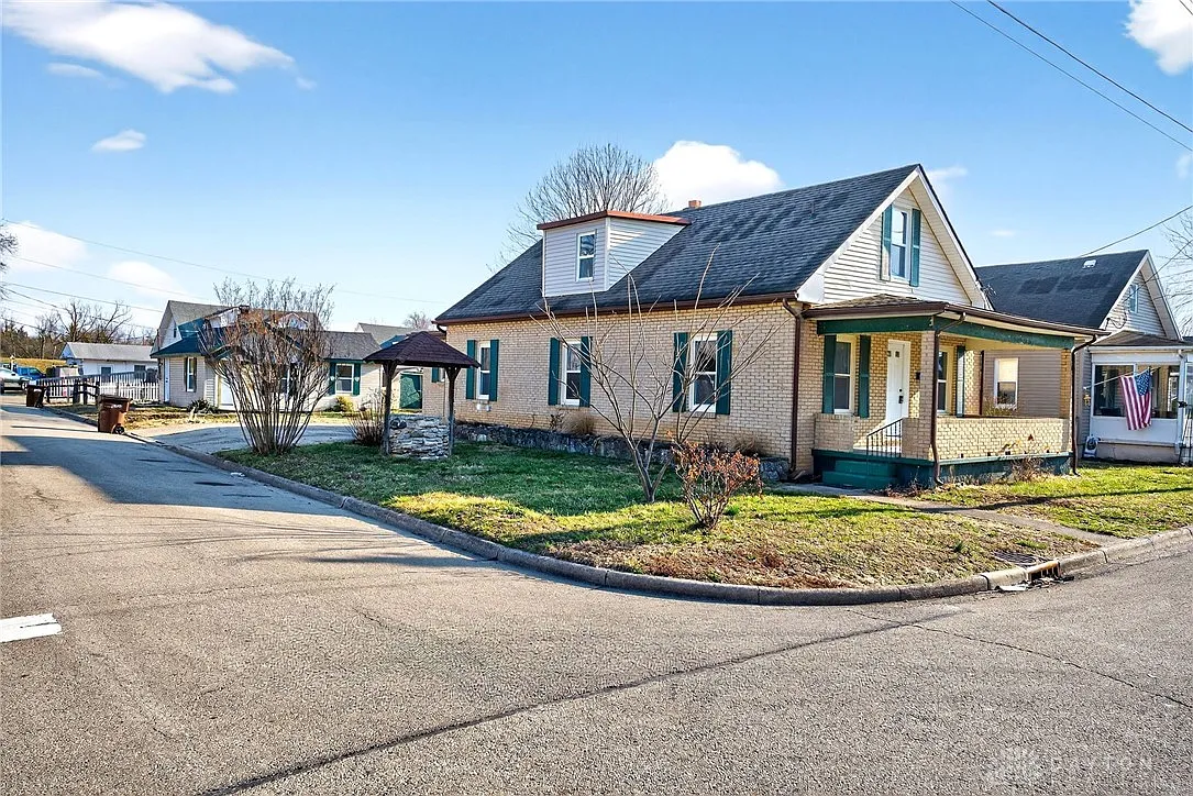 533 Spring Ave photo 1