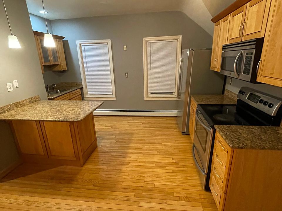 1st image of 19 Berkley St #3