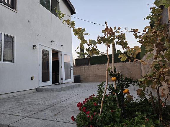 3rd image of 5446 Hazeltine Ave