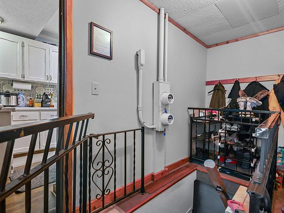 5th image of 3047 Grand St NE