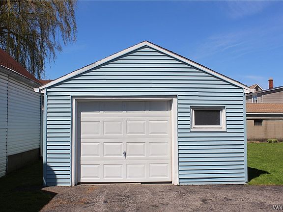 2nd image of 212 Bright St