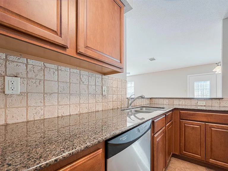 2211 S Kirkwood Rd #19 — Photo 18