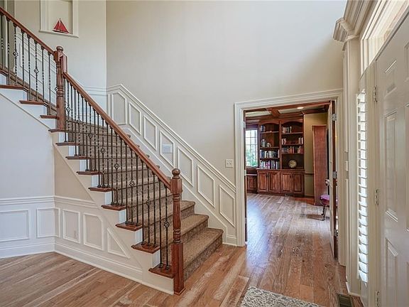 5th image of 7680 Saint Lawrence Ct