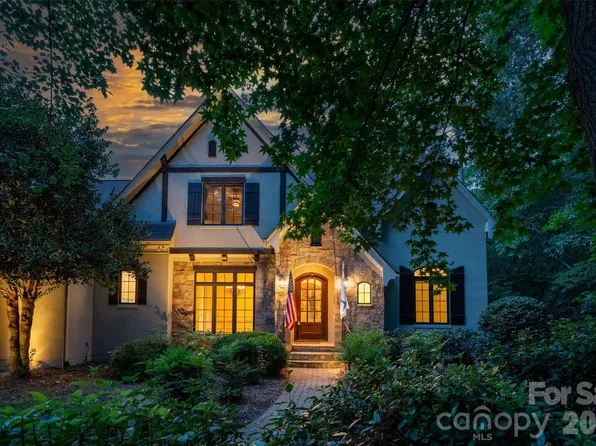 3003 Ocaso Ct, Matthews, NC 28104