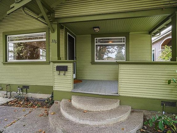 4th image of 376 Fuller Ave