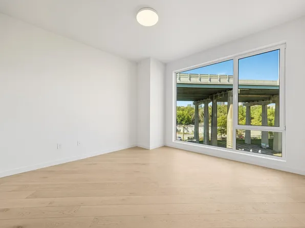 425 3rd Street image 10 of 41