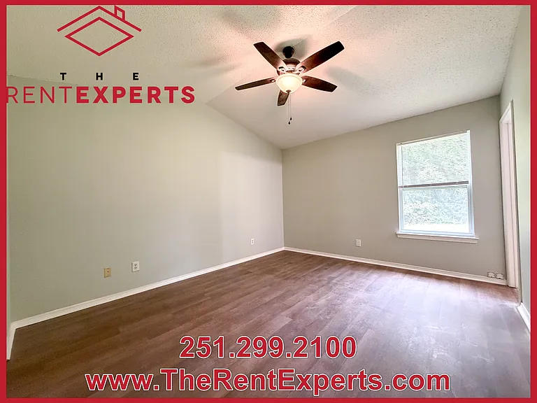 9760 Royal Woods Dr N — Photo 12