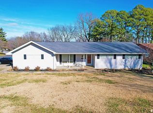 140 Cherry Hill Dr, Mount Carmel, IL 62863
