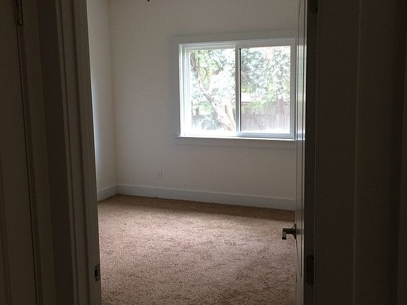 2 large bedrooms newly carpeted
