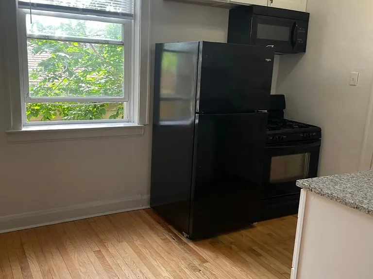 5011 N Rockwell St #3 — Photo 8