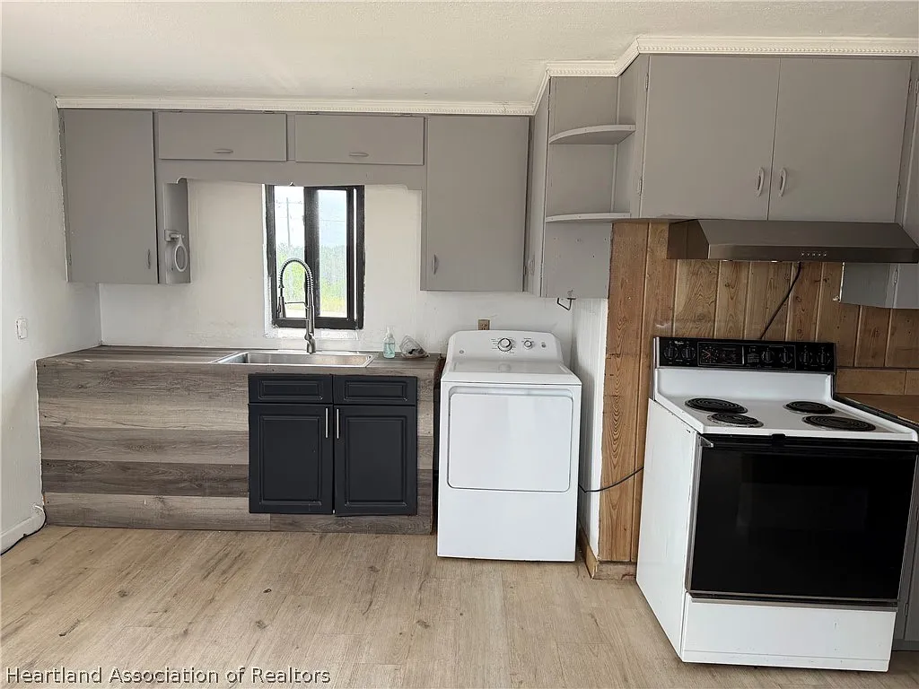 3 bed, 2.0 bath, 11524 sqft, $1,100 — Photo 3
