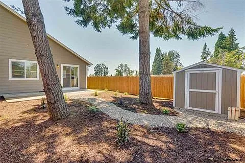 537 SE Oak Grove Ave — Photo 20
