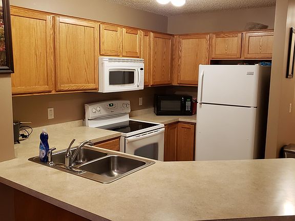 2nd image of 2564 Yellowstone Dr