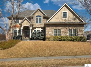 18052 Leavenworth St, Elkhorn, NE 68022