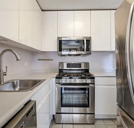2nd image of 232-236 E 47th St #10B
