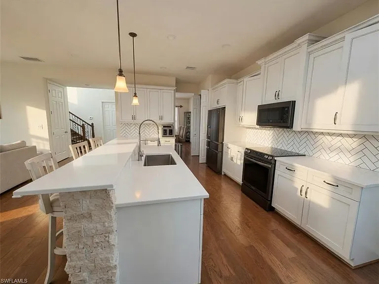 13728 Luna Dr — Photo 3