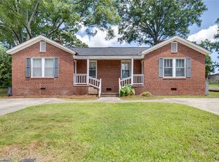 103 & 105 Woodrow St, Belton, SC 29627