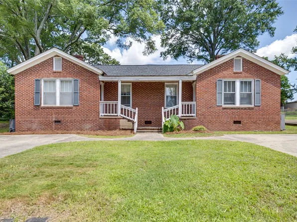 103 & 105 Woodrow St, Belton, SC 29627