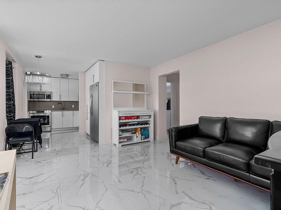 1st image of 2400 NE 9th Street #501