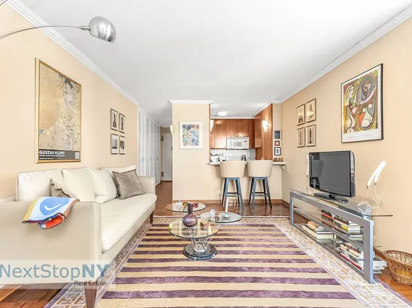 245 E 54th St APT 28T, Manhattan, NY 10022