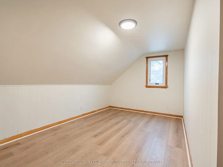 394 William St — Photo 16