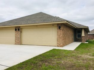 785 SW 13th St, Moore, OK 73160