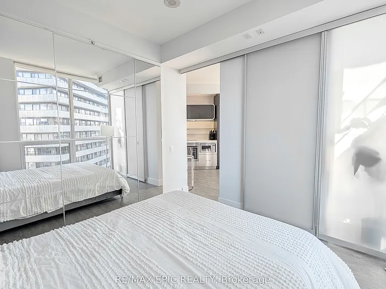 45 Charles St E #2309 — Photo 10