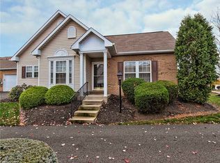 1802 Greystone Dr, Coraopolis, PA