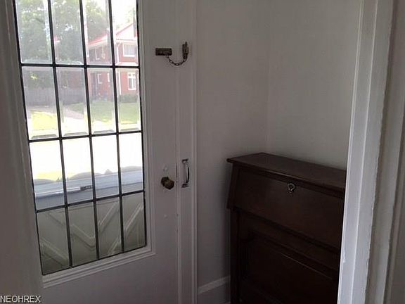3rd image of 715 Osborn Ave
