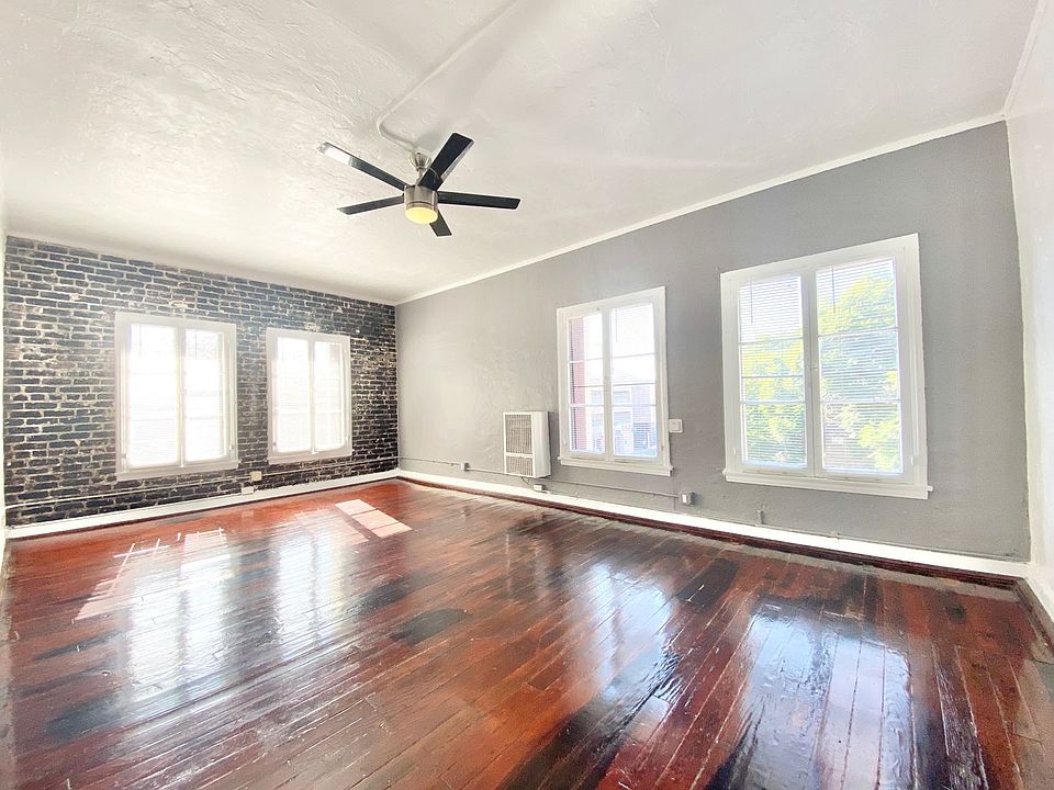 1st image of 854 S Oxford Ave APT 402