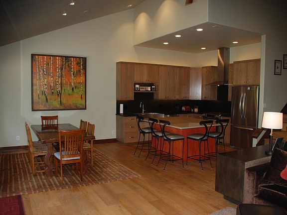 4th image of 294 Deer Blvd