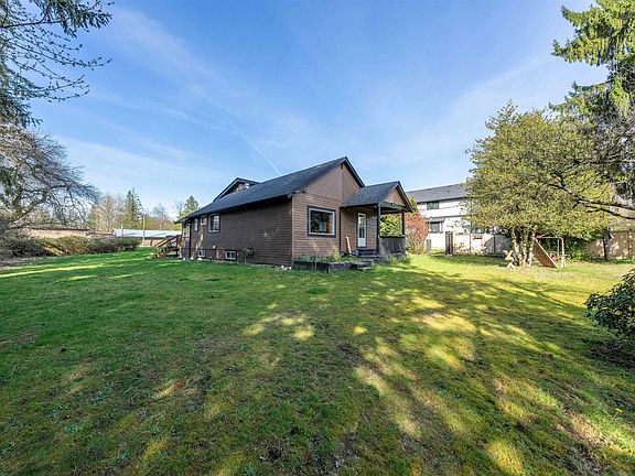 5th image of 24483 Dewdney Trunk Rd