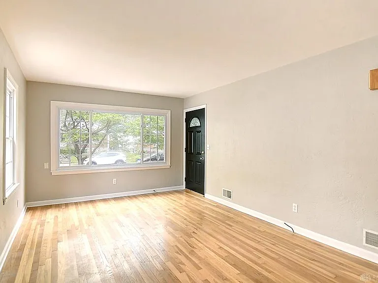 2212 Fauver Ave — Photo 5
