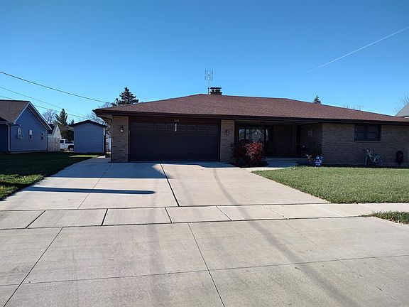3rd image of 1221 Warren Ave
