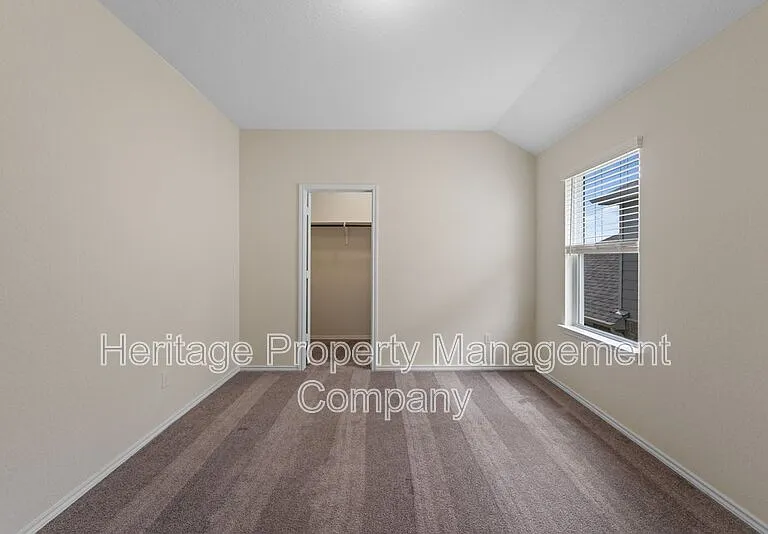 942 Blue Violet — Photo 24