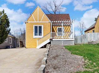 1706 K Ave NE, Cedar Rapids, IA 52402