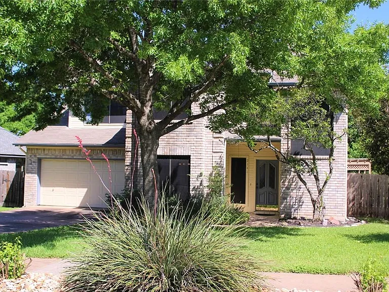 2141 Surrender Ave — Photo 2