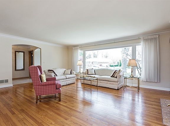 4th image of 6625 N Nokomis Ave