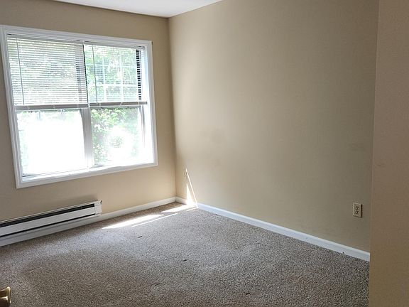 3rd image of 101 Pickwick Pl #1
