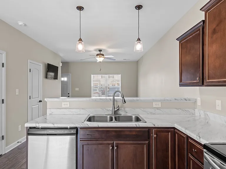 204 Alexa Pl — Photo 13