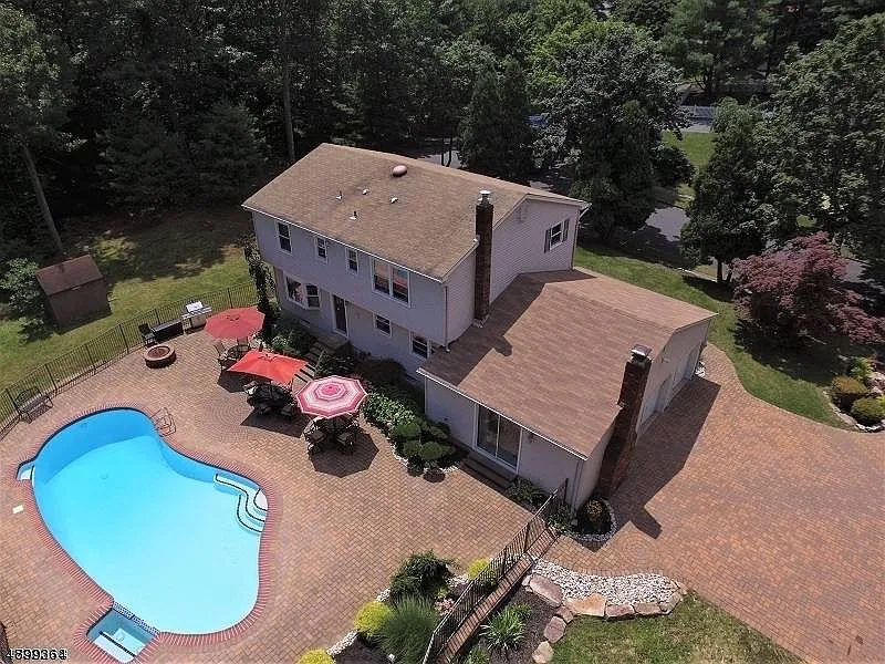 43 Kentwood Rd photo 1